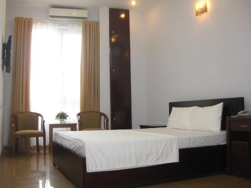 Nhiet Doi Hotel Tuy Hoa Exteriör bild