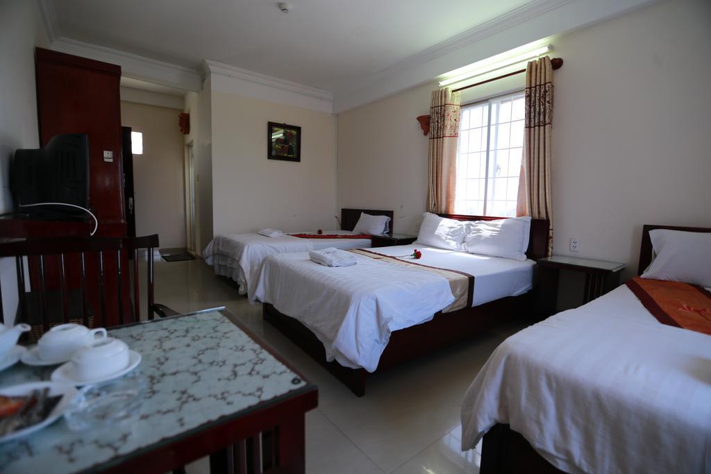 Nhiet Doi Hotel Tuy Hoa Exteriör bild