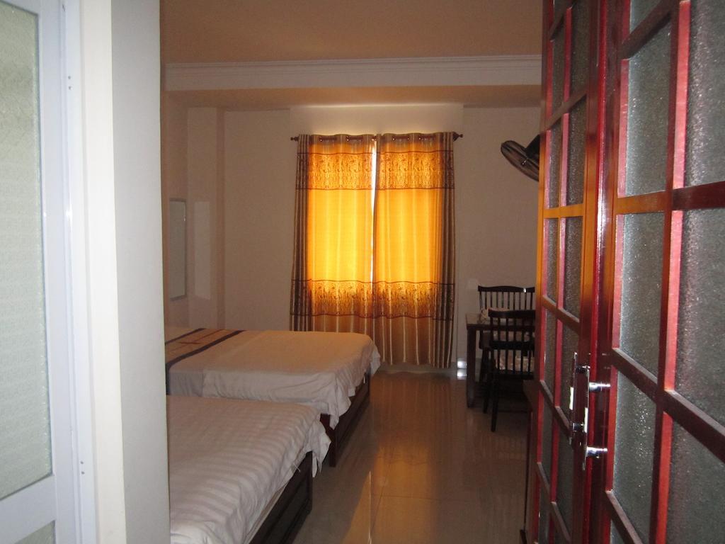 Nhiet Doi Hotel Tuy Hoa Rum bild