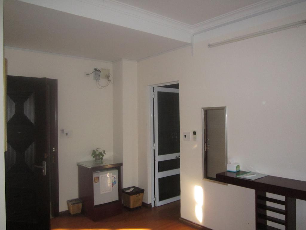 Nhiet Doi Hotel Tuy Hoa Rum bild